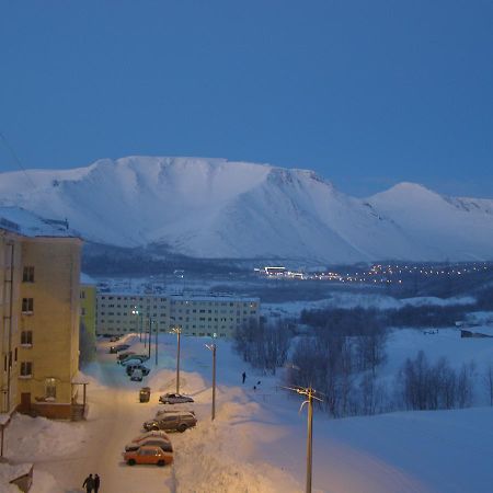 Кhibiny Apartments Kirova 28 Kirovsk  Eksteriør billede